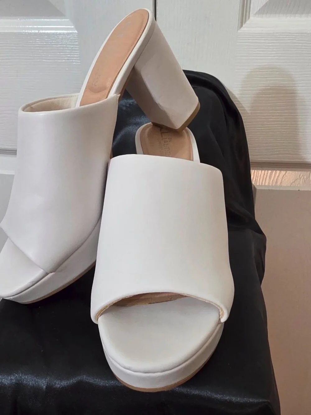 Chinese Laundry Sandals